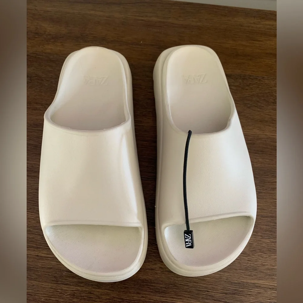 ZARA PLATFORM SLIDE SIZE:39 (USA 8) EUC